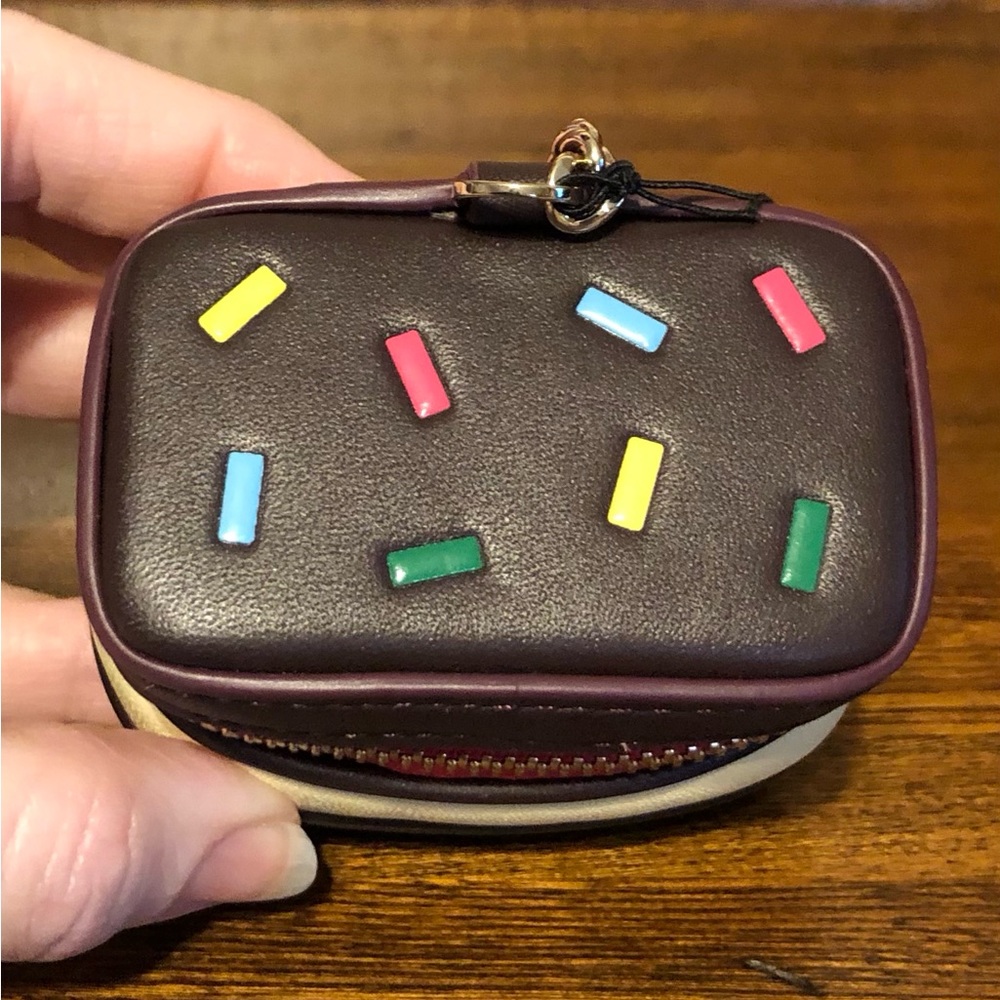NWT-Kate Spade-Dolci 3-D Rainbow ๐ Cookie ๐ช Coin Purse/Keychain/Bag Charm-$129 - Picture 2 of 9